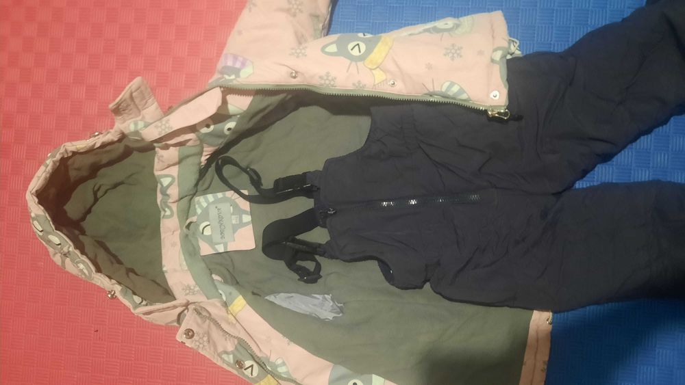 Продам комбез зимний на девочку.