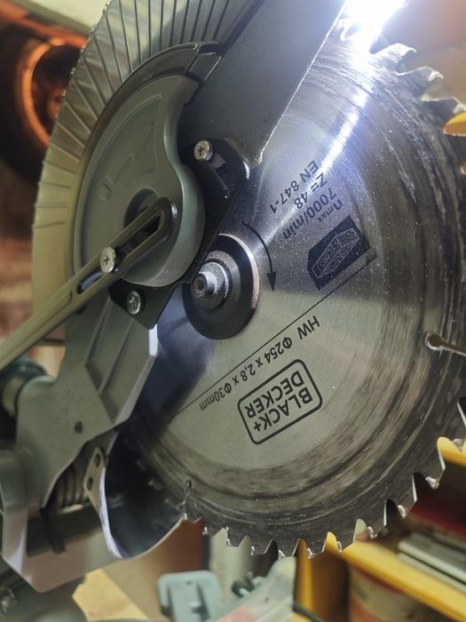 Циркуляр Black and Decker