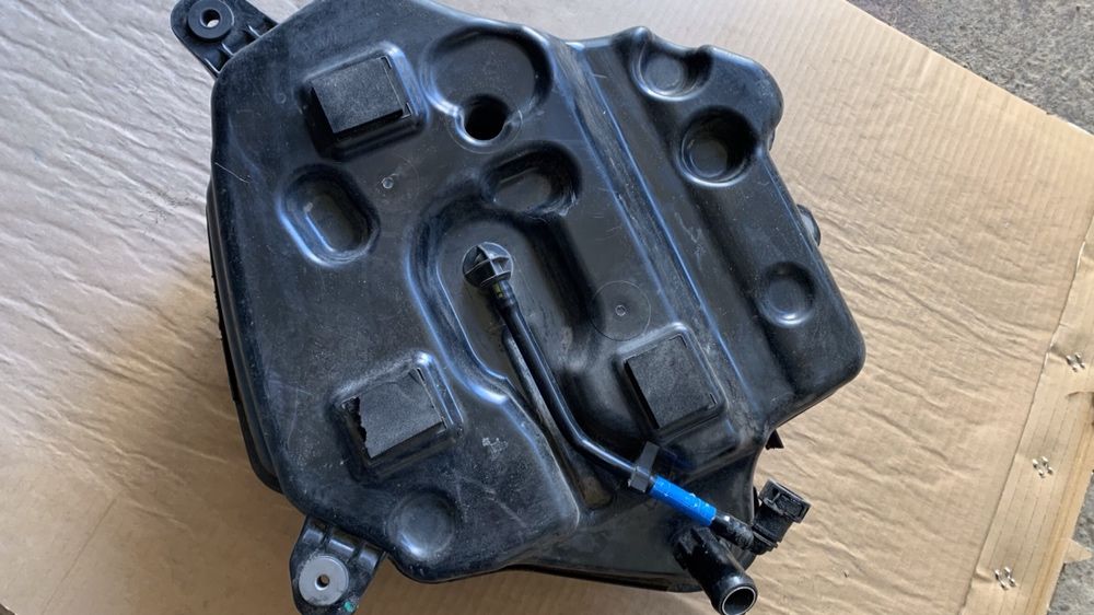 Резервоар с помпа за адблу/adblue за бмв/bmw G30