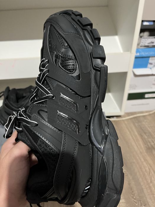 Vând Balenciaga Track full black noi
