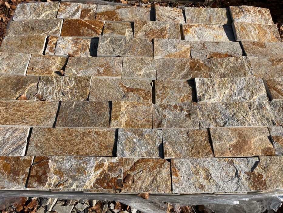 Тъмно жълт гнайс естествен камък оформен