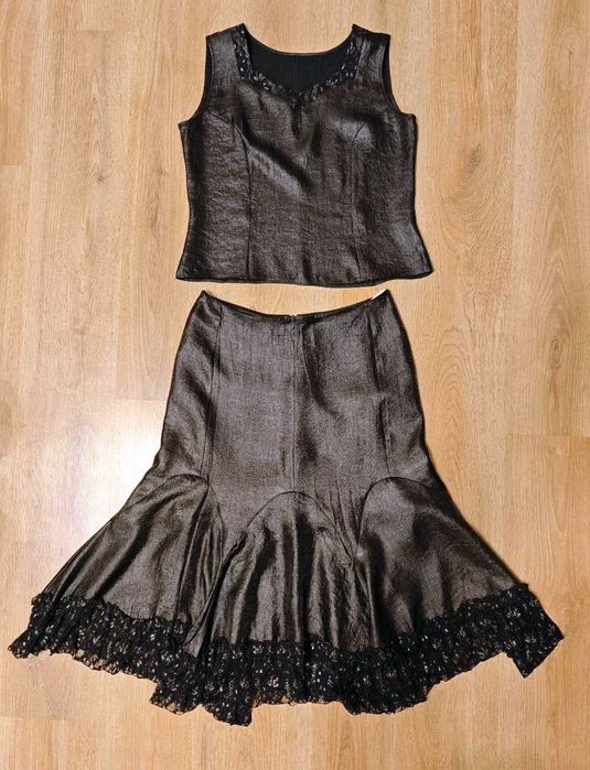 Официален дамски костюм от три части, черен с блясък - марка Яша