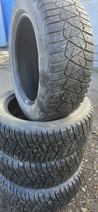Продам зимнюю резину.