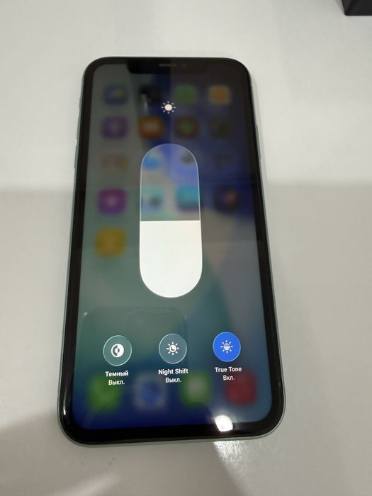 Айфон 11 почти новый!