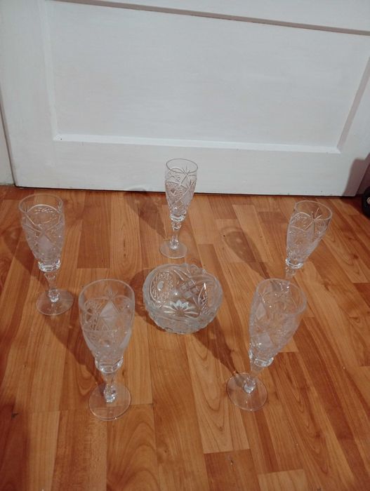 Set 6 pahare și bomboniera din Cristal Bohemia!