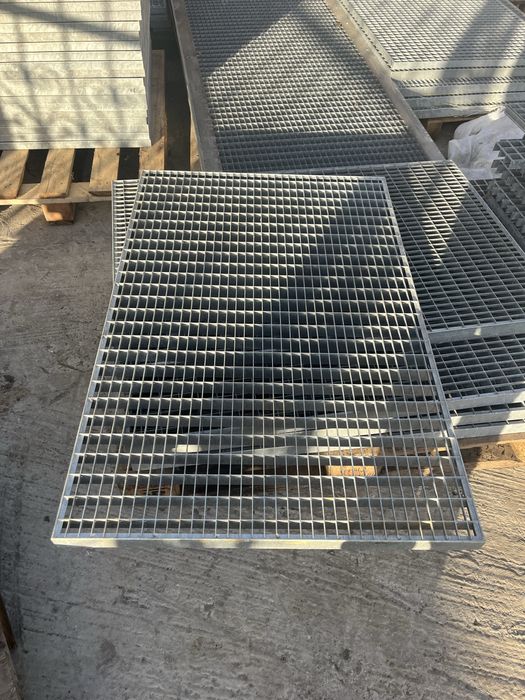 Trepte zincate galvanizate