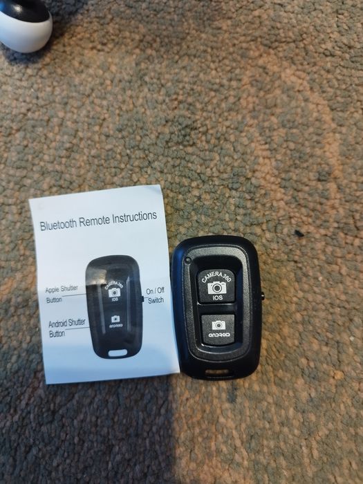 Стойка  или селфи стойка с Блутут дистанционно.