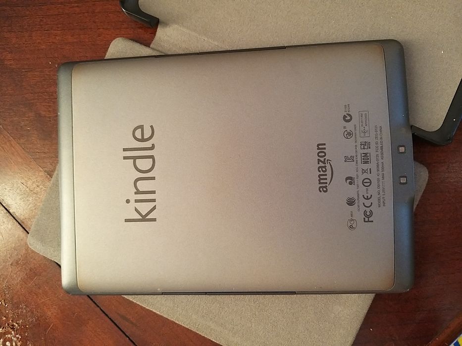 Amazon Kindle Keyboard (3rd Generation) + фирменный чехол