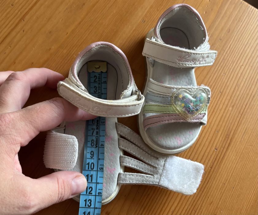 Летняя обувь для девочки