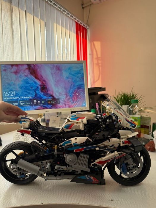 Картина BMW M1000 RR