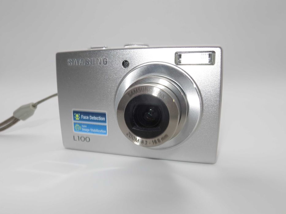 Samsung L100 ултра компактен цифров фотоапата, дигитална камера с алуминиев корпус, в отлично сътояние, тестване и работи перфектно, пълен комплект
