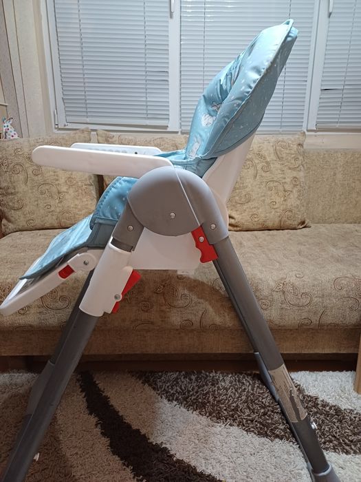 Столче за хранене 2 бр. За момче и момиче.