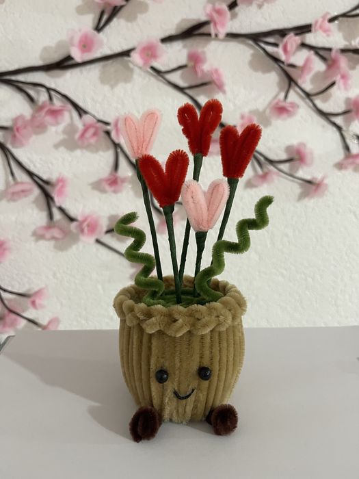 Aranjament floral din sarma plusata