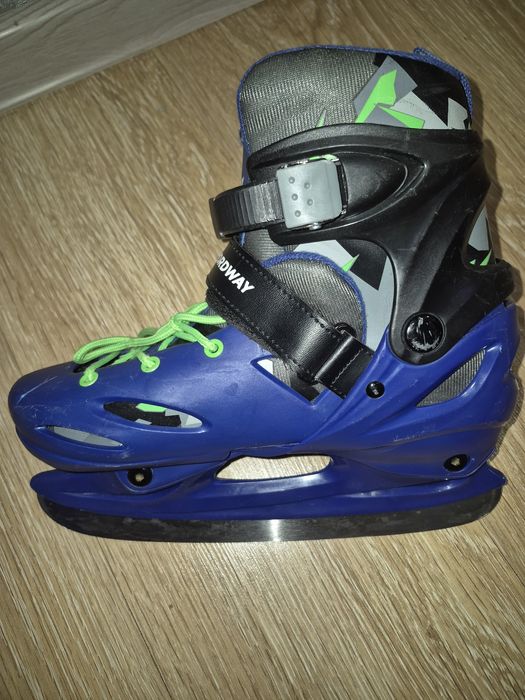Продам коньки детские