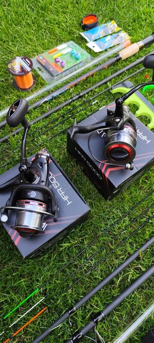 Set 2 Lansete Feeder Carbon Wind Blade Black Fox 3,90m,2 Mulinete HFR 5000 cu Baitrunner, Senzori+Suporți+Geanta,2 Monturi+Matriță,Fir