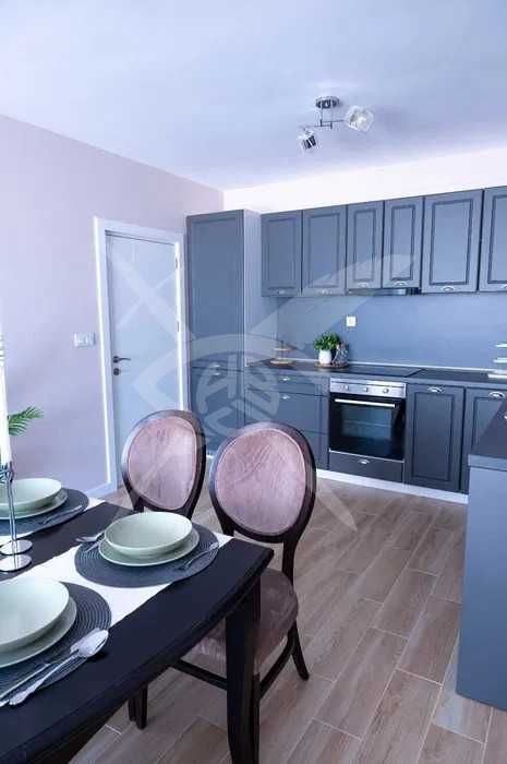 Страхотен тристаен апартамент в Христо Смирненски!