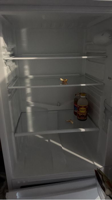 Продам холодильник Indesit