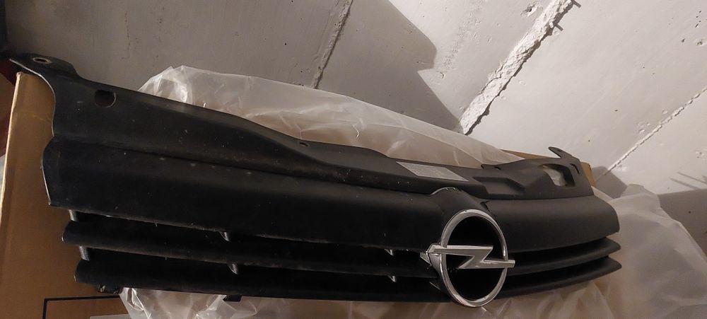 Grilă bară Opel astra h