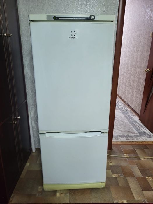 Продам холодильник