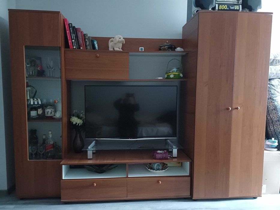 Холна секция с гардероб