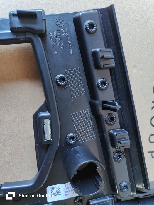 Consola centrală Golf 8