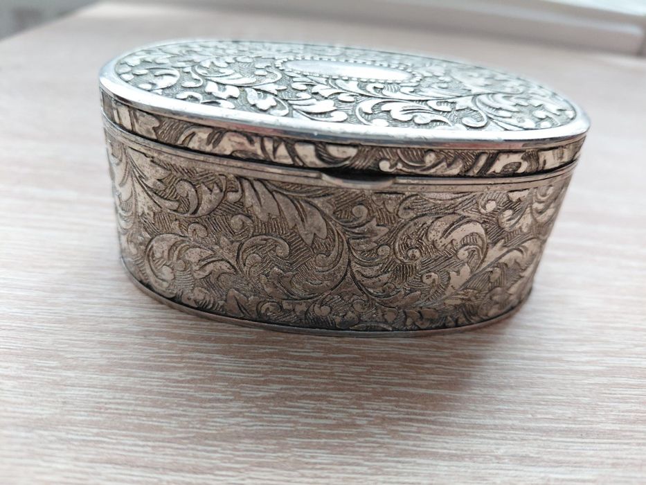 Vand 2 casete bijuterii