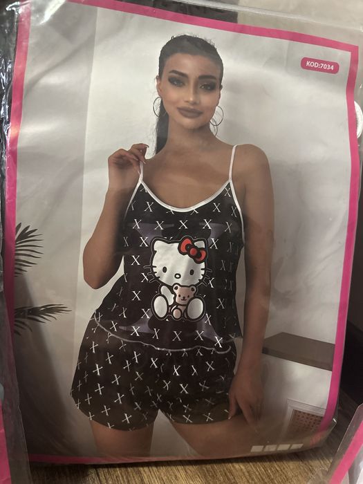 Pijamale Victoria Secret’s / Louis Vuitton marimi S/M   Pret 80 lei