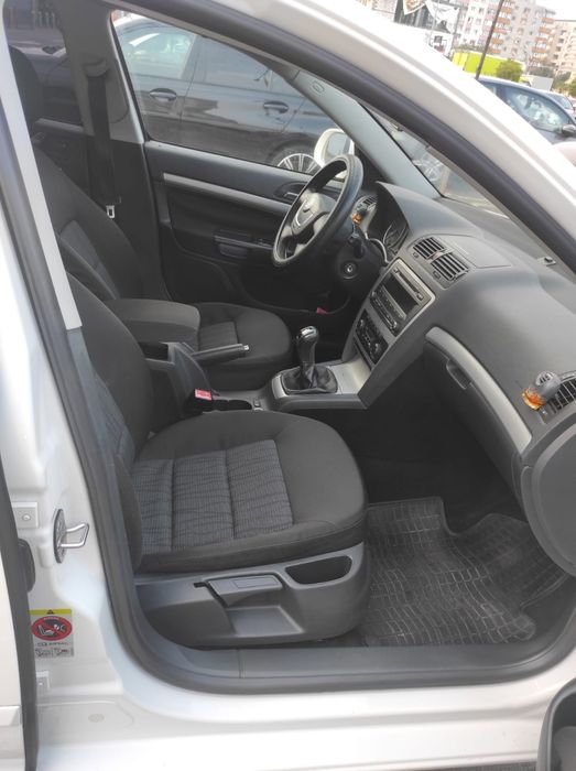 SKODA Octavia 2012 — imagine 16