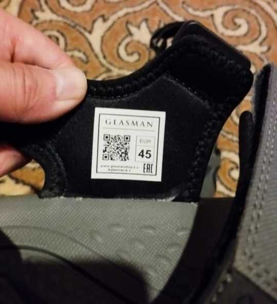 Продаю мужские сандалеты