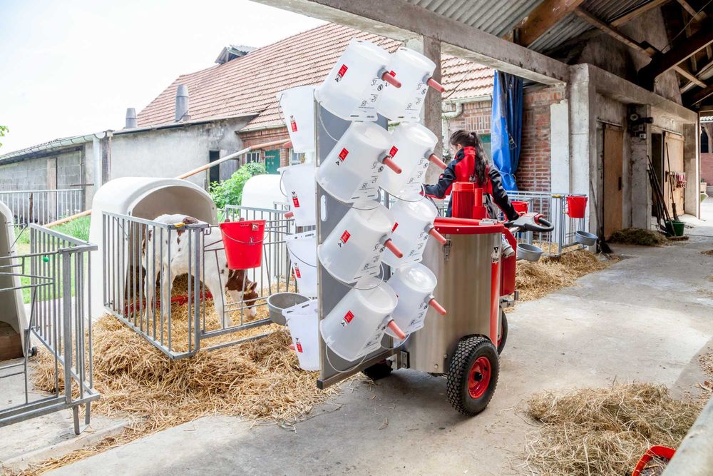 Молочное такси для телят,  сут тарқатадиган такси, milkshuttle Urban