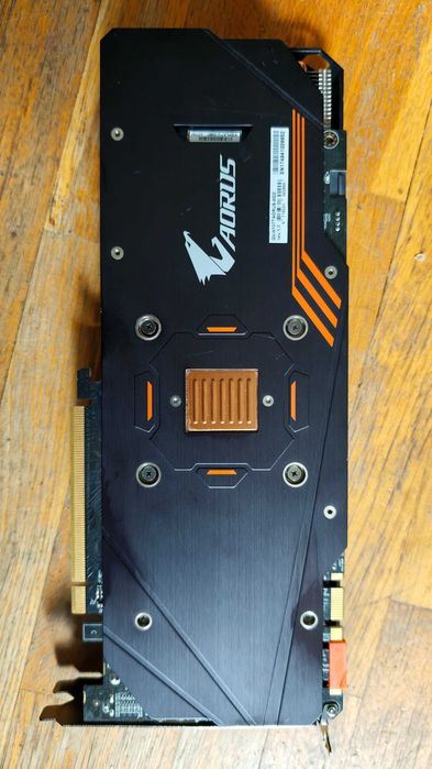 Продавам видеокарта GIGABYTE GTX 1070Ti AORUS 8GB
