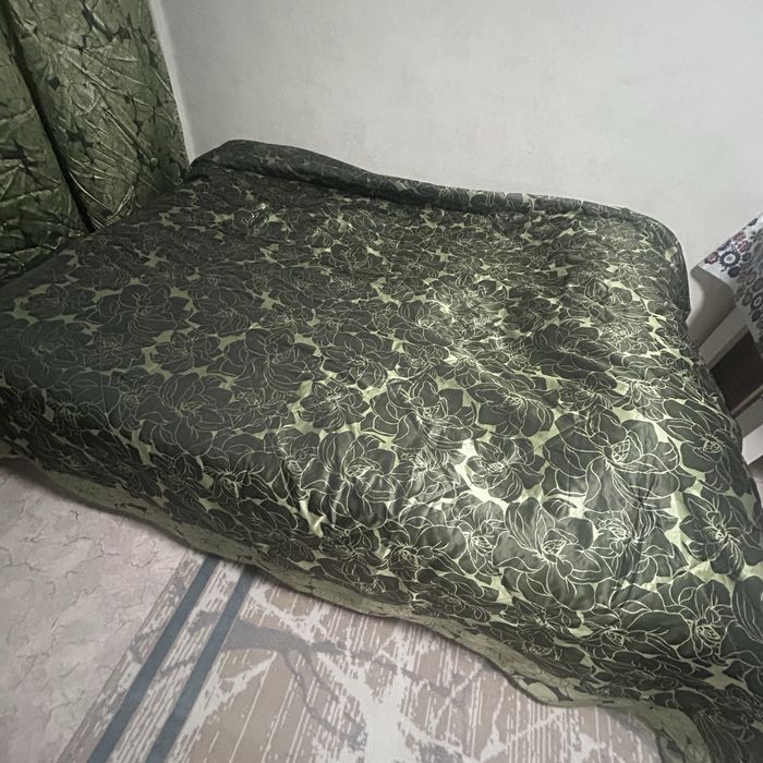 Покрывало двухспальное с наволочками для подушки