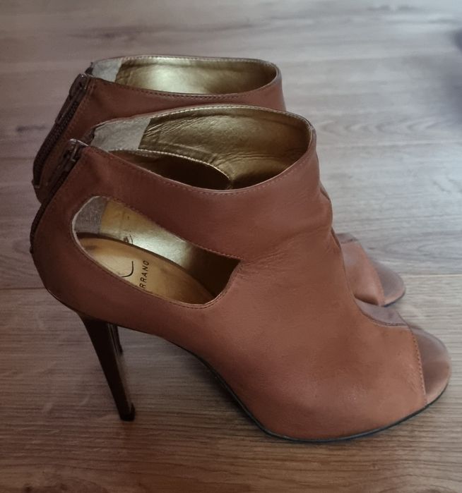 Маркови дамски обувки естествена кожа на символични цени