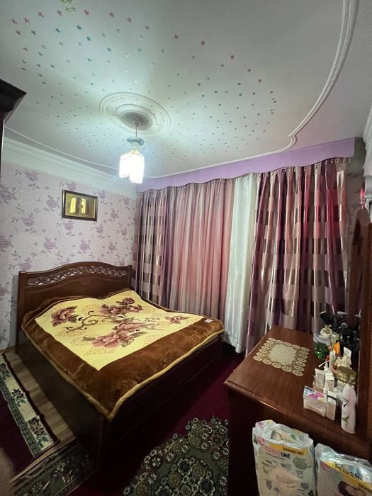 Продаётся 4-х комнатная квартира на Массиве Кушбеги, в дол дороге