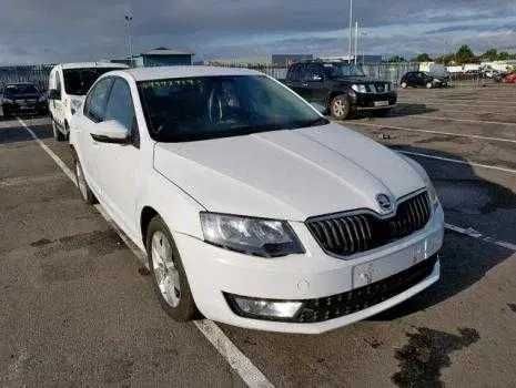 Bara fata skoda octavia 3 far trager aripa grila capota