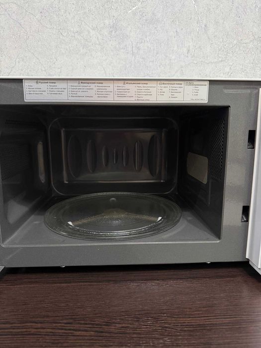 Продам микровалновку LG