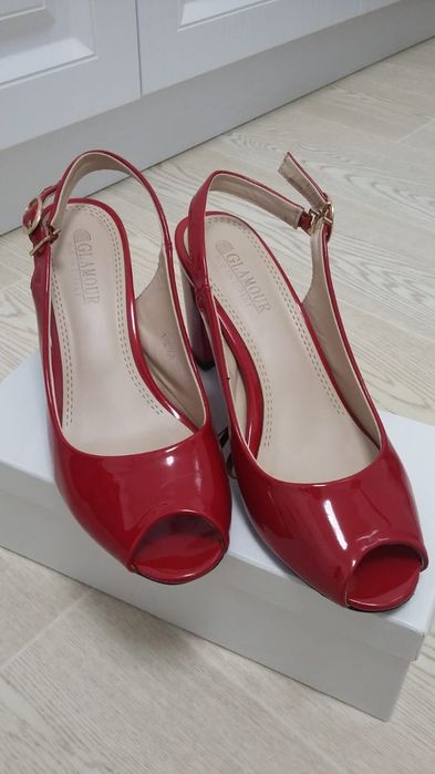 Продаются туфли. Размер: 37. Цена: 5000 тг.