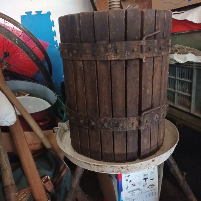 Diferite obiecte casnice ,utile în gospodărie