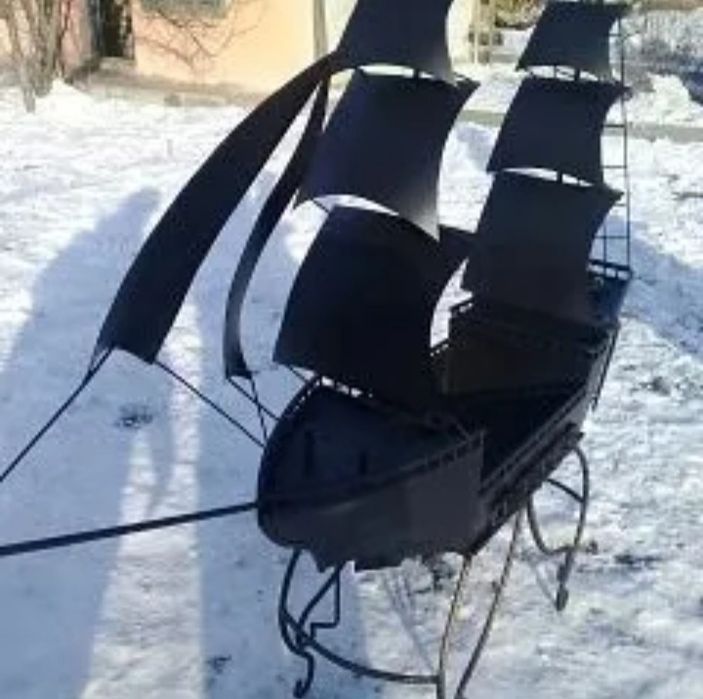 Мангалы урны. Беседки. Качели.