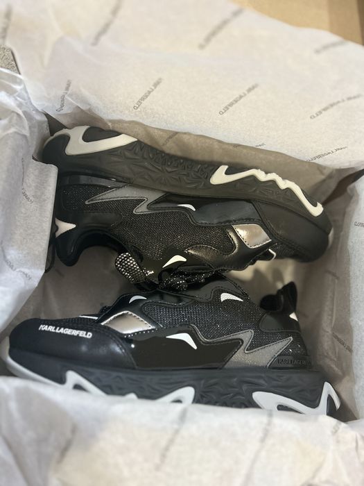 Оргинални  Маратонки Karl Lagerfeld обувани само веднъж.