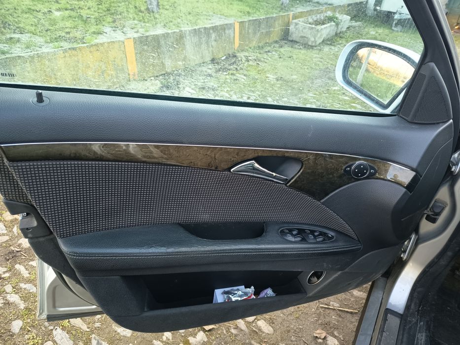 Dezmembrez Mercedes Benz W211 E class 220 CDI