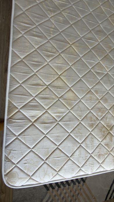 Продам кровать 140*200 с матрасом