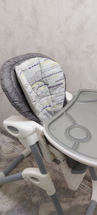 Стульчик для кормления joie