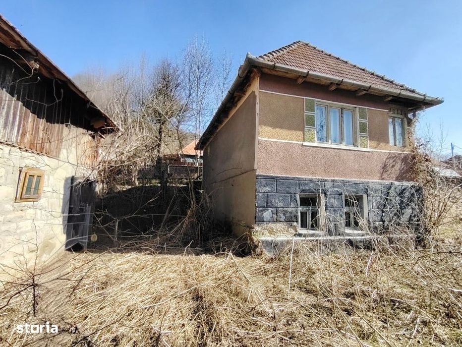 Refugiu autentic aproape de Cluj – 2.946 mp teren, parau, natura si