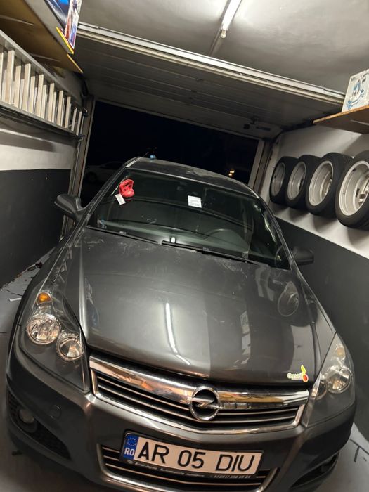 Opel Astra H Caravan 1.7 CDTI  2010  (1.400-Negociabil)