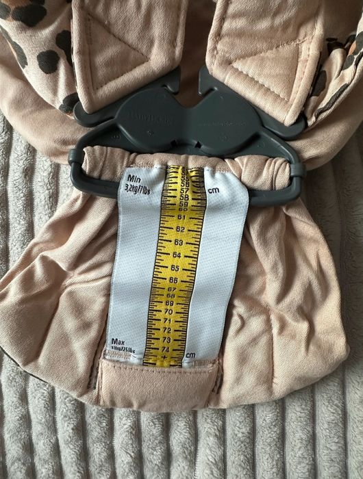 Marsupiu Anatomic BabyBjorn mini -Editie limitata Leopard