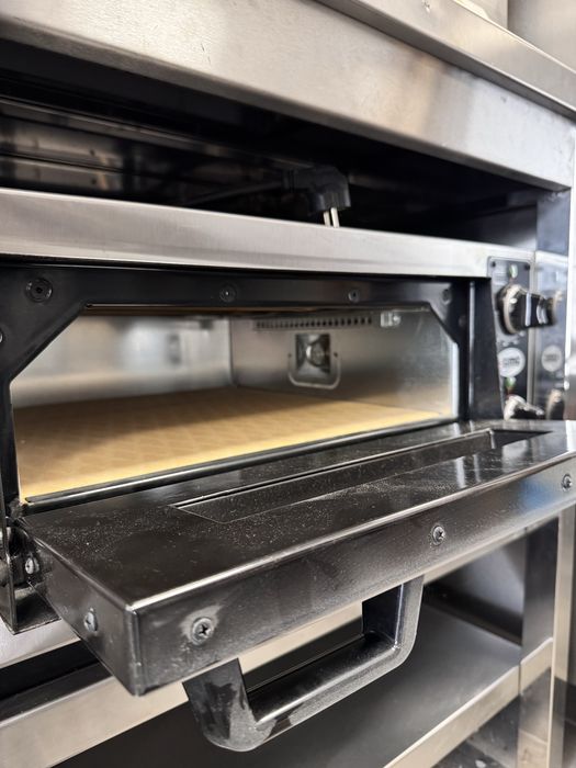 Echipamente HORECA Profesionale NOI – Cuptor Pizza GMG și Aparat Gyros POTIS E1