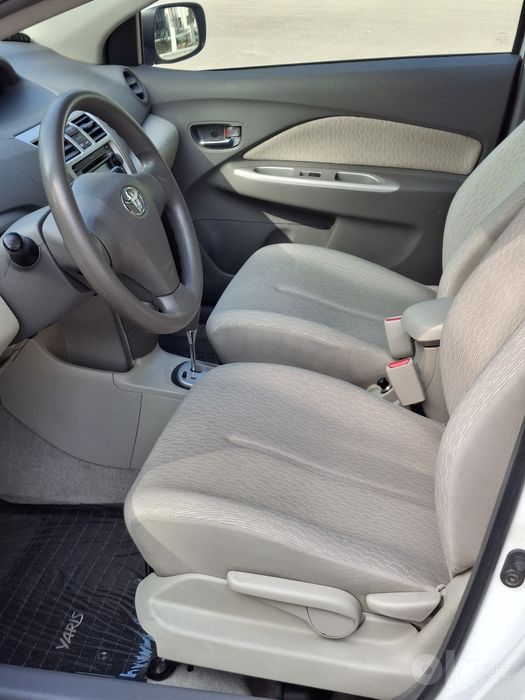 Продам свою Toyota Yaris  1.5 2008