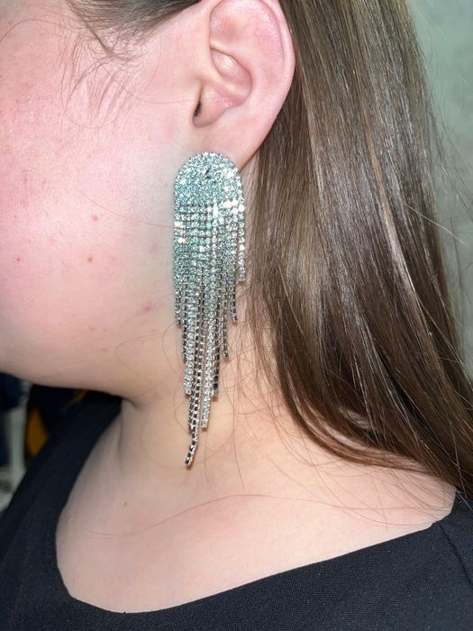 Продам очень красивые серьги праздничные. Очень много видов.