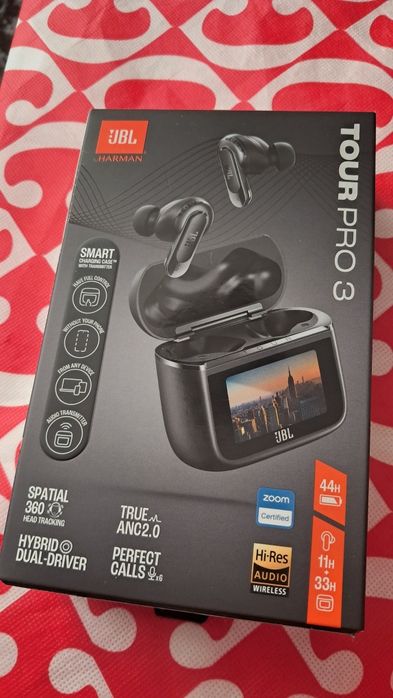 Casti JBL Tour Pro 3  , Noi